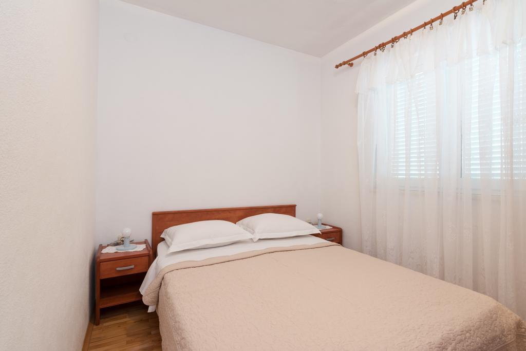 Apartments Mirko Vinišće Habitación foto