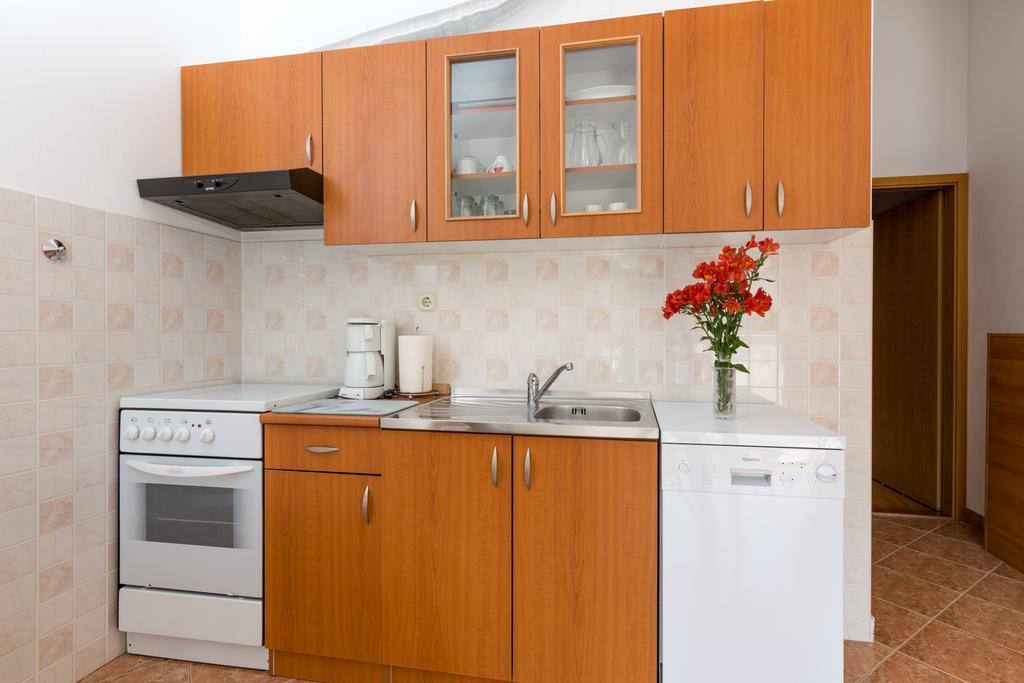 Apartments Mirko Vinišće Habitación foto