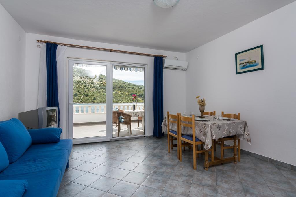 Apartments Mirko Vinišće Habitación foto