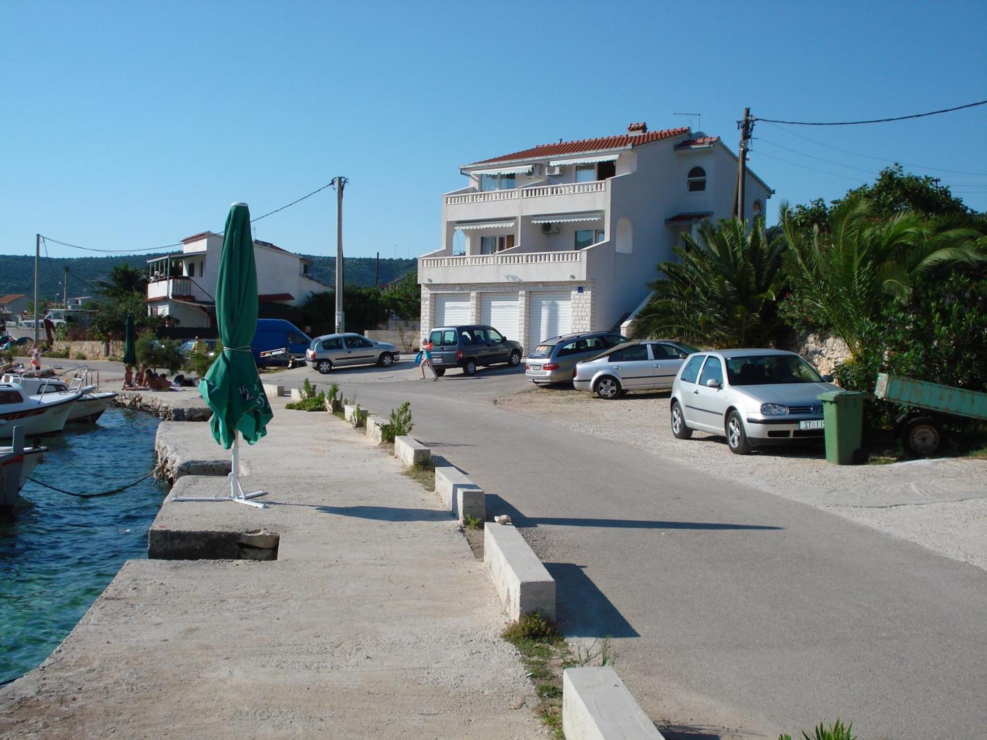 Apartments Mirko Vinišće Exterior foto